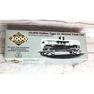 Proto 2000 Series 10,000 Gallon Type 21 Riveted Tank Car HO Scale - Model Train